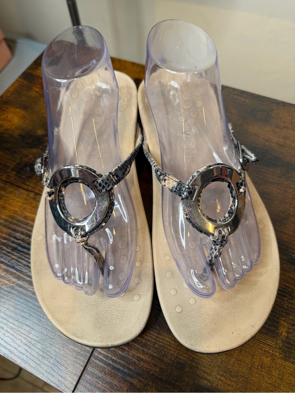 Vionic Karina sandals snakeskin-print strap silver circular medallion size 10